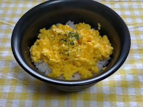 スキムミルクでしっとり♪スクランブルエッグ丼